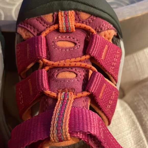 Keens - Picture 14 of 15